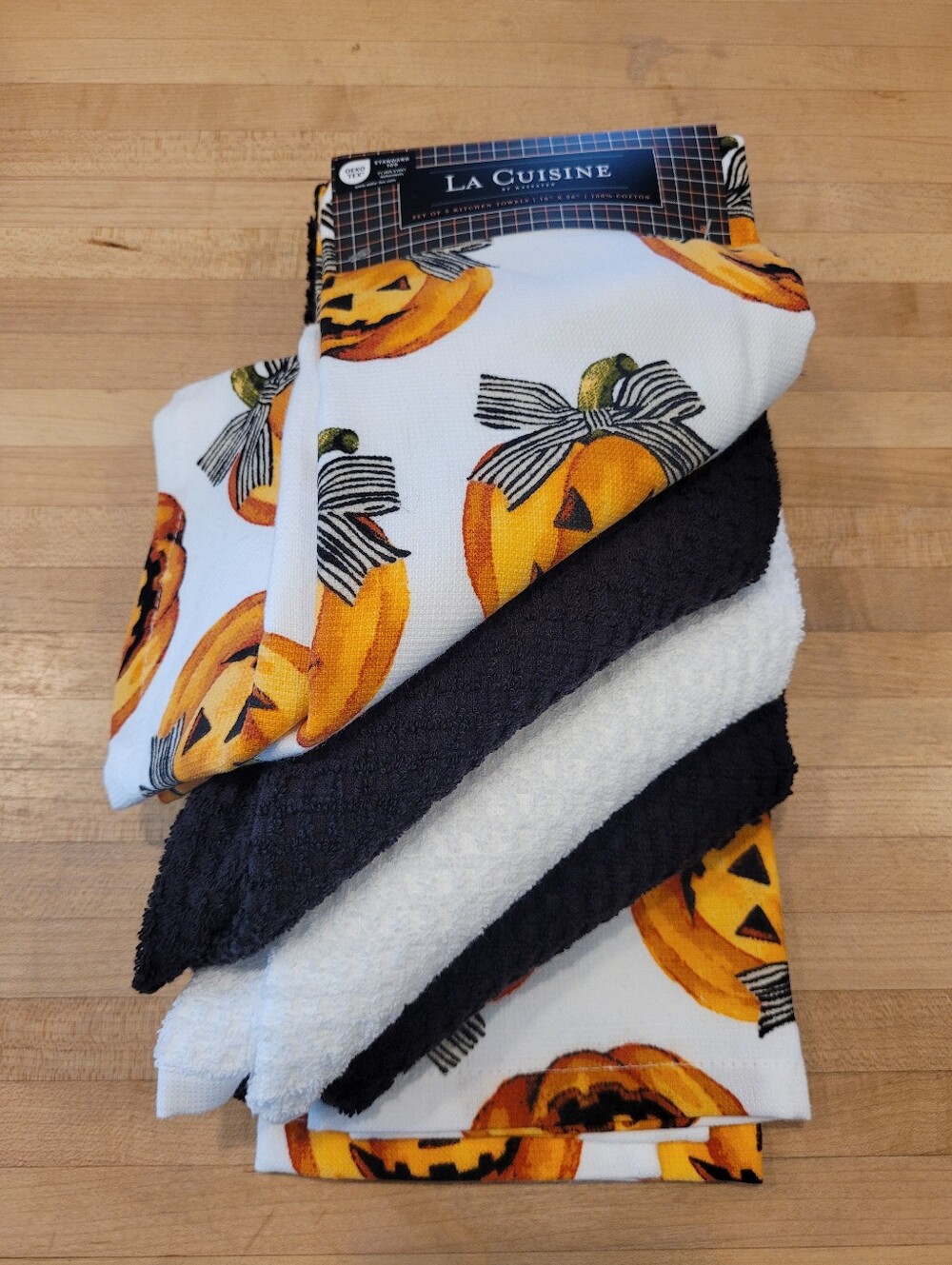 La Cuisine Pumpkin Jack-O'-Lantern Kitchen Towels - White & Orange